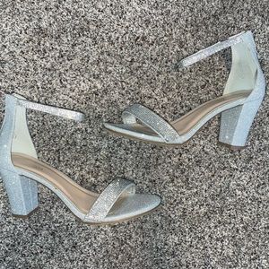 Silver sparkly heals